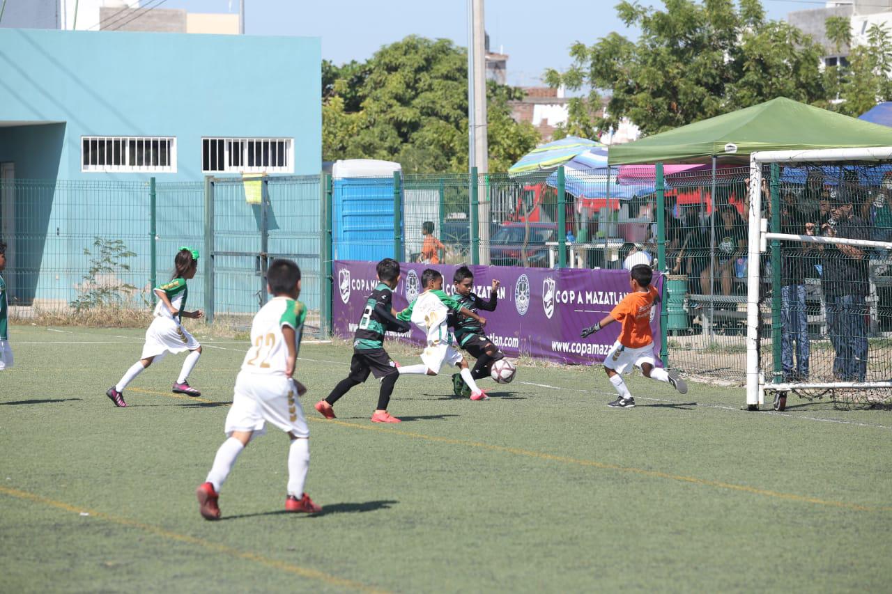 $!Academia Santos se encamina al título de la Copa Mazatlán
