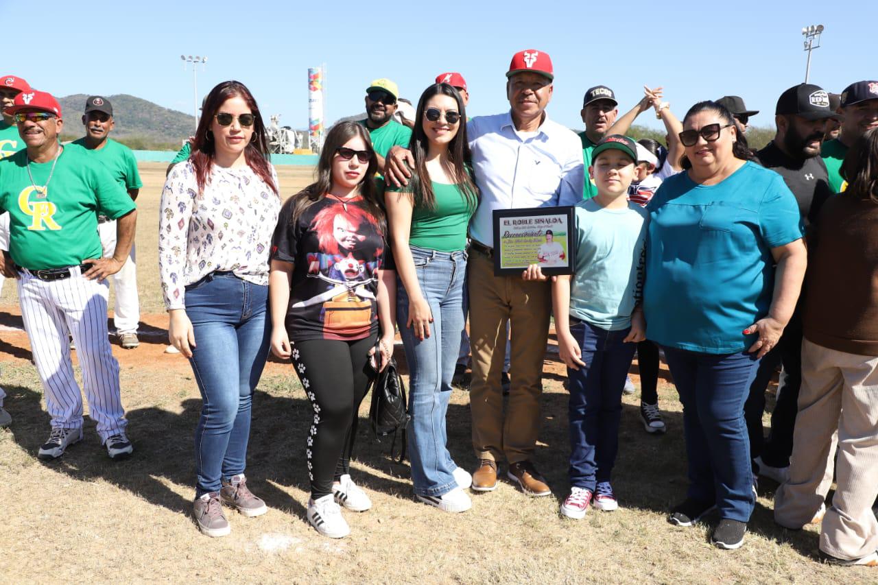 $!Rinden homenaje en El Roble a Pepe Yñiguez y Eduardo Valdez Vizcarra