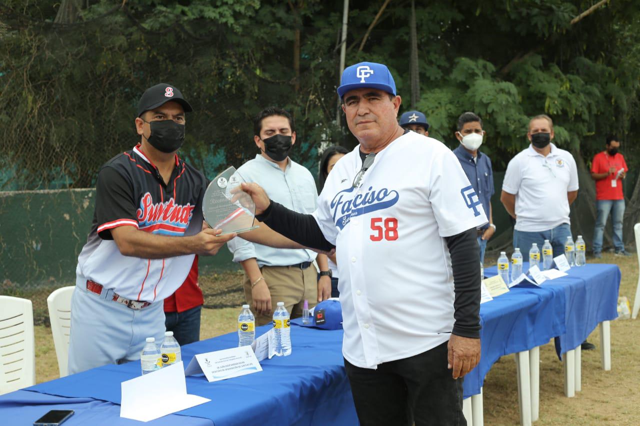 $!Cantan playball en la Liga de Beisbol Intersindical de la UAS