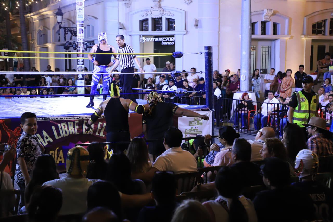 $!Consejo Centro Histórico IPN y Mano a Mano festejan Día del Niño con función de lucha libre