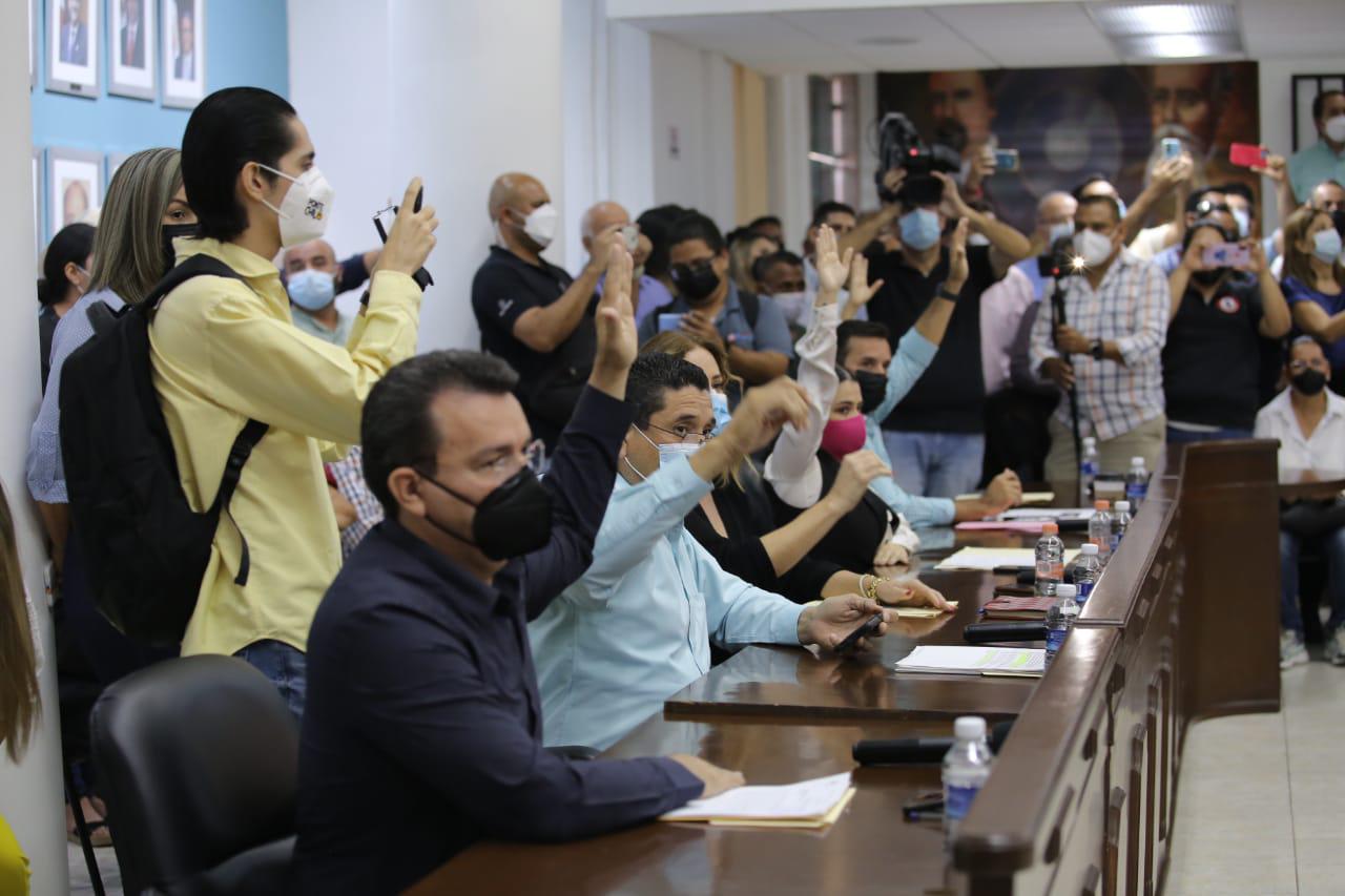 $!Llega a su fin la crisis política en el Cabildo de Mazatlán; ya hay Secretario, Tesorero y Oficial Mayor