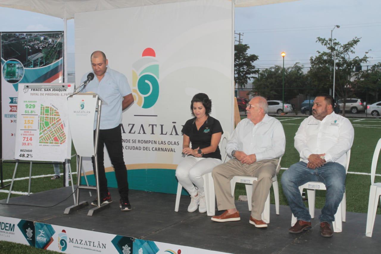 $!Inauguran campo de futbol en San Joaquín