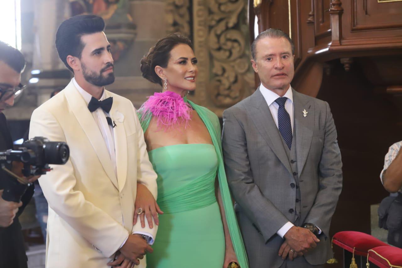 $!Ana Sofía Ley y Quirino Ordaz Fuentes se dan el sí ante el altar