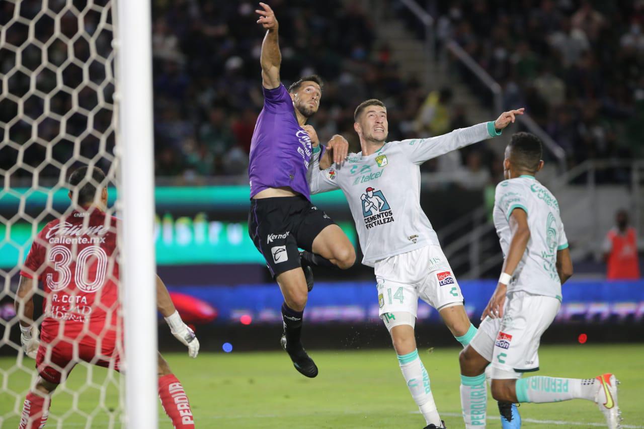 $!Desafortunado debut de Caballero ante León y Mazatlán sigue en el sótano