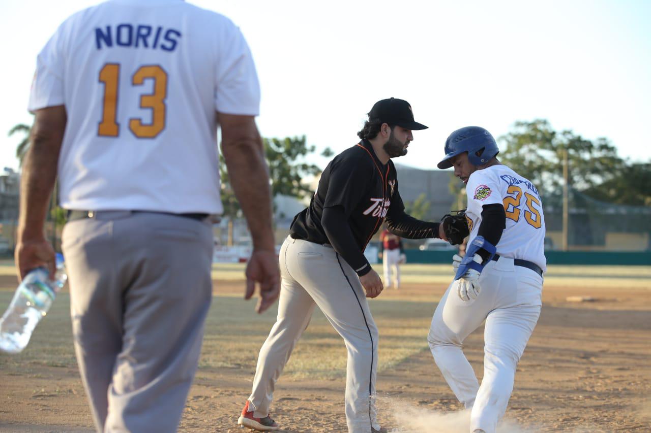 $!Amigos del Maca se corona campeón de la Liga de Meseros al Bat