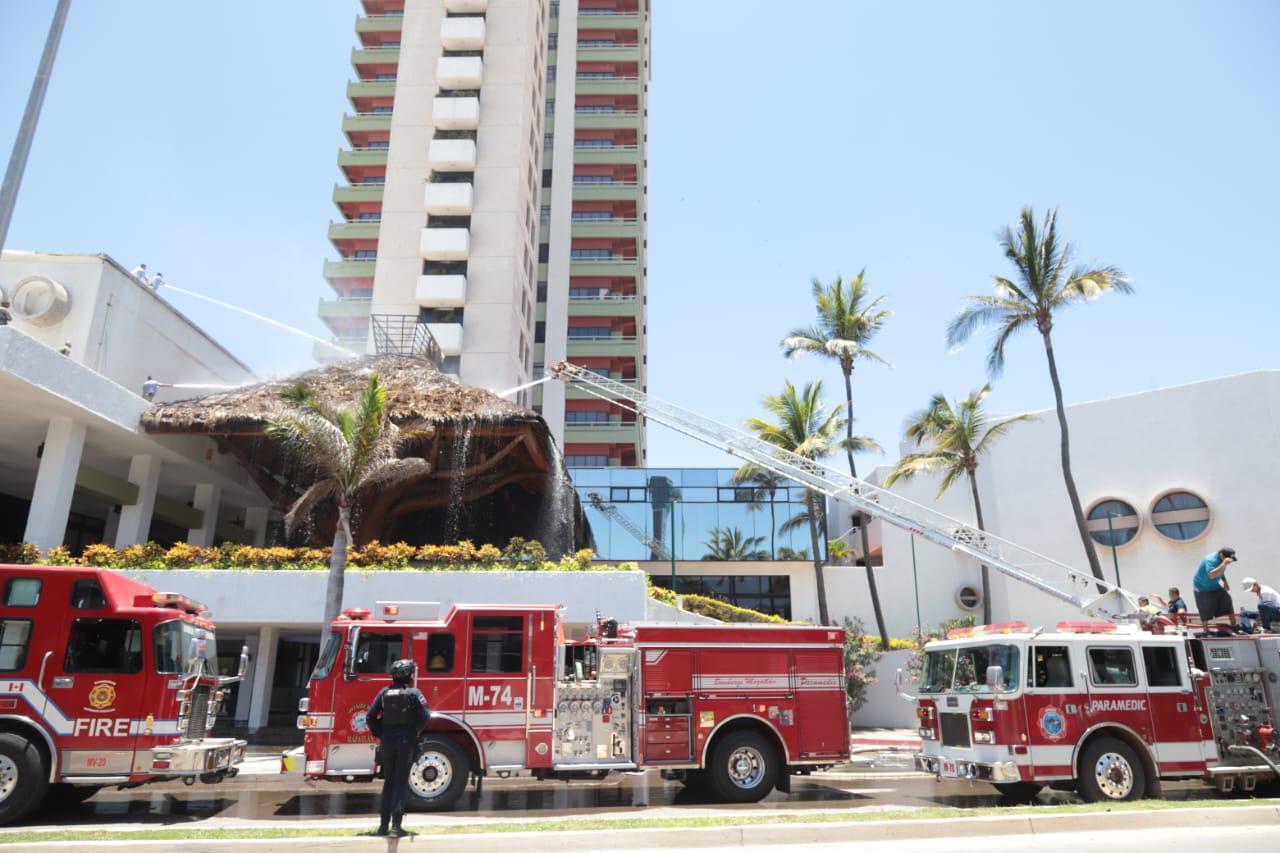 $!Corporaciones de emergencia atendieron siniestro en hotel de Mazatlán