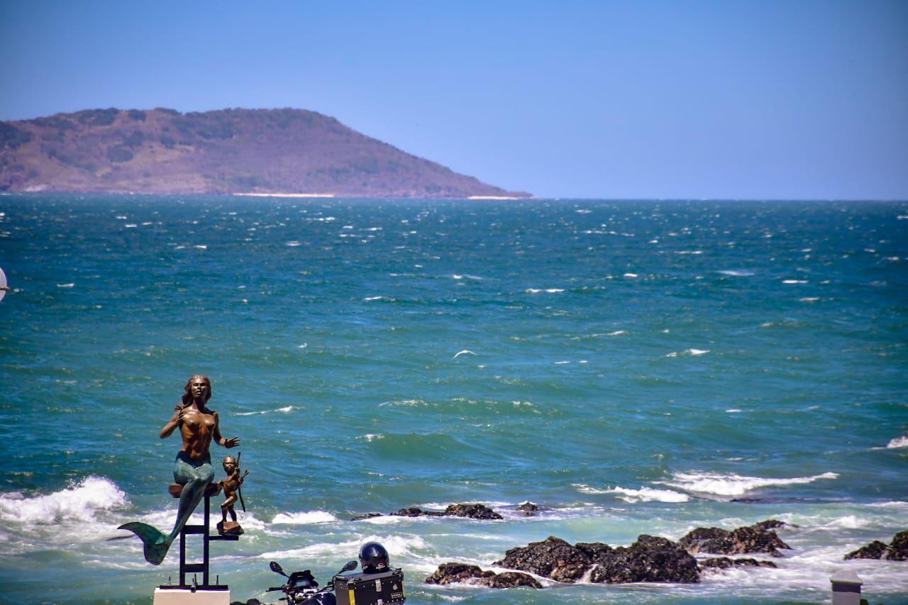$!Escultura ‘La Diosa de los Mares’ vuelve a la Glorieta Sánchez Taboada en Mazatlán