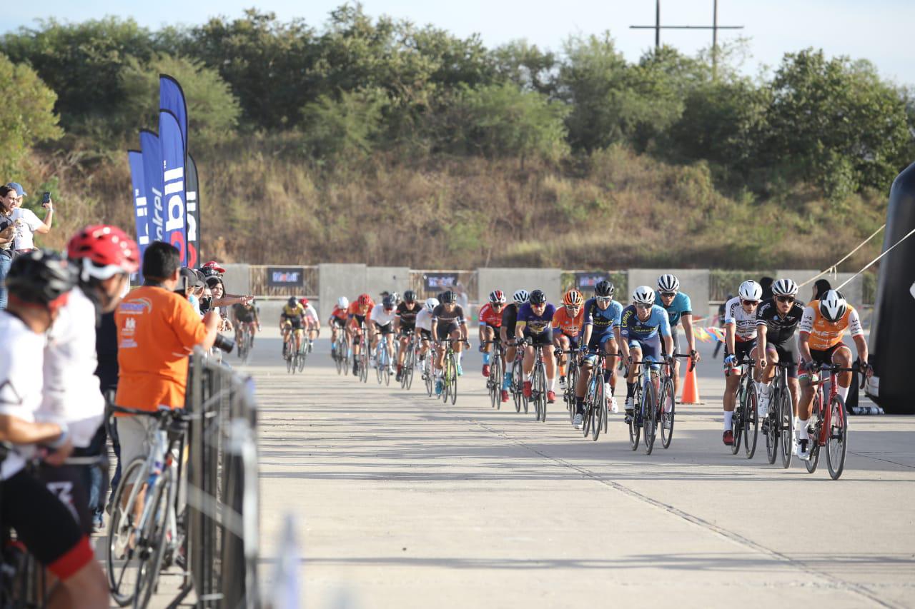 $!Gerardo Ulloa y Luz Daniela Gaxiola cumplen los pronósticos en Circuito de Competencia de Velocidad en Mazatlán