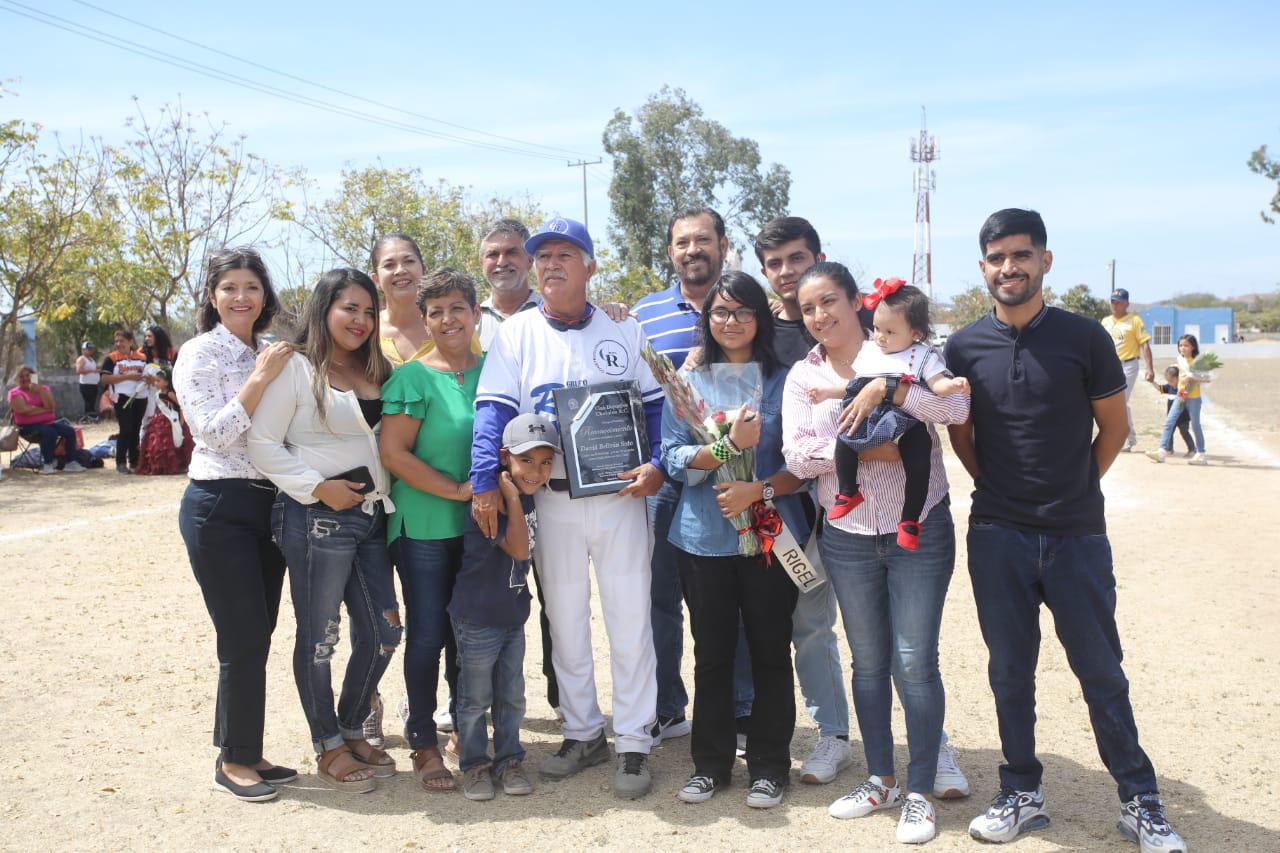 $!Se inauguran las ligas de beisbol Libre y Máster del Club Chololos