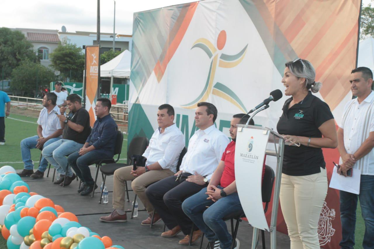 $!Inauguran en Mazatlán Campeonato Estatal de Futbol Chupones