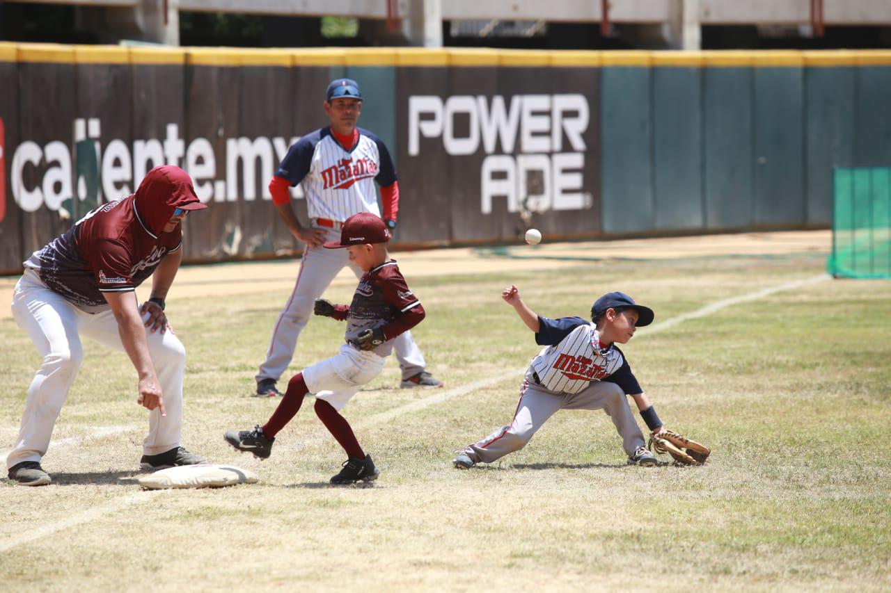$!Locales arrollan con 4 títulos en el Mazatlán Baseball Tournament