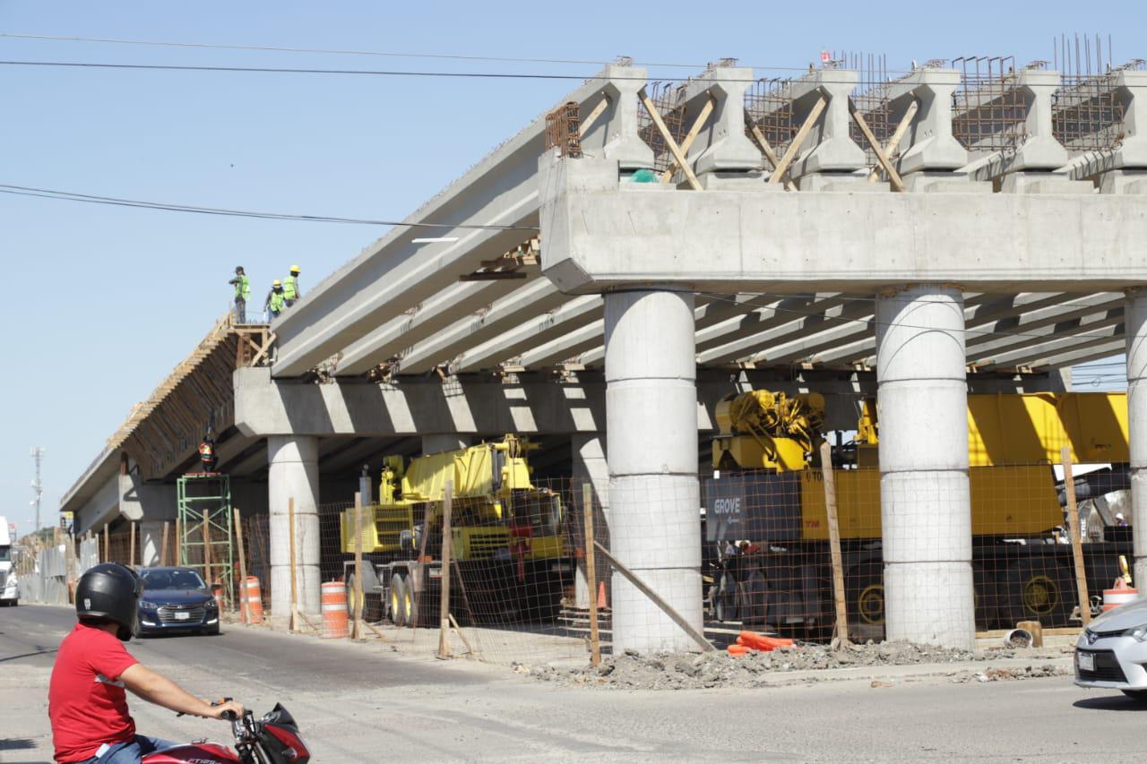 $!Supervisan Rocha Moya y Estrella Palacios obra de puente de Libramiento Colosio