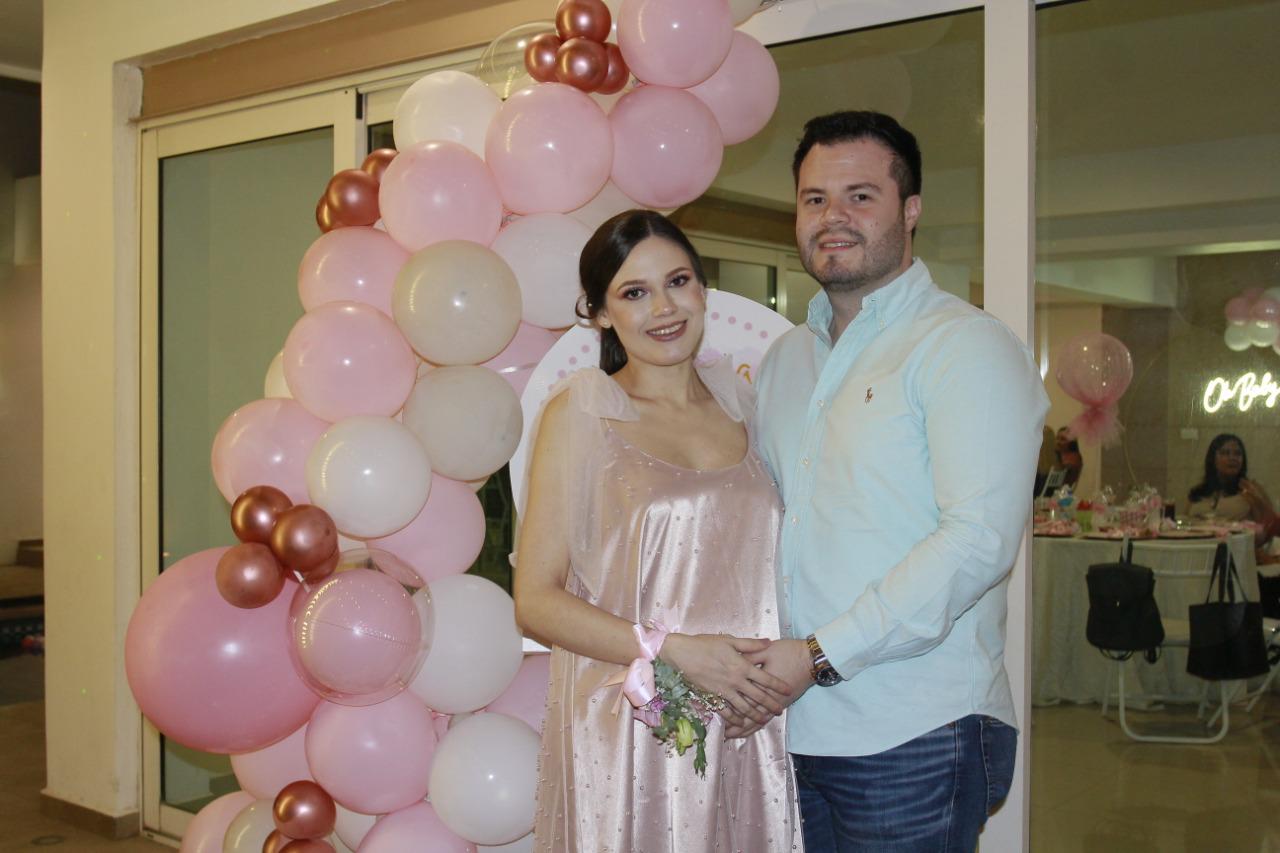 $!José Alberto López Calderón acompañó a su esposa en la celebración.