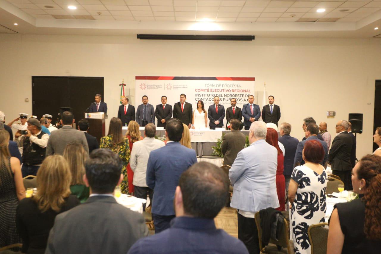 $!Asume mazatleco presidencia del Consejo de Contadores Públicos de Noroeste