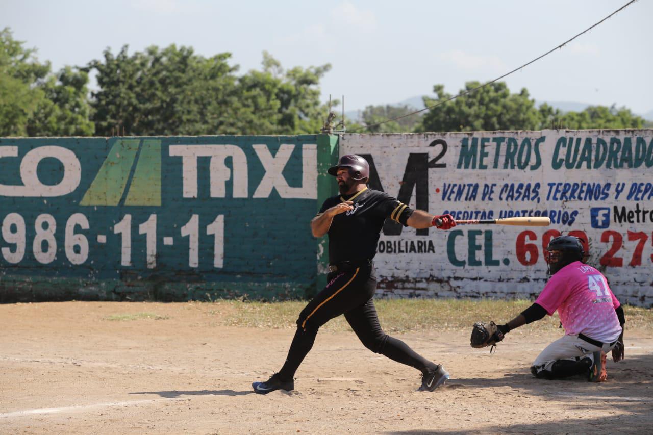 $!Jurídico Martínez avanza a semifinales en la Liga de Beisbol ‘ZC’ del Club Polluelos