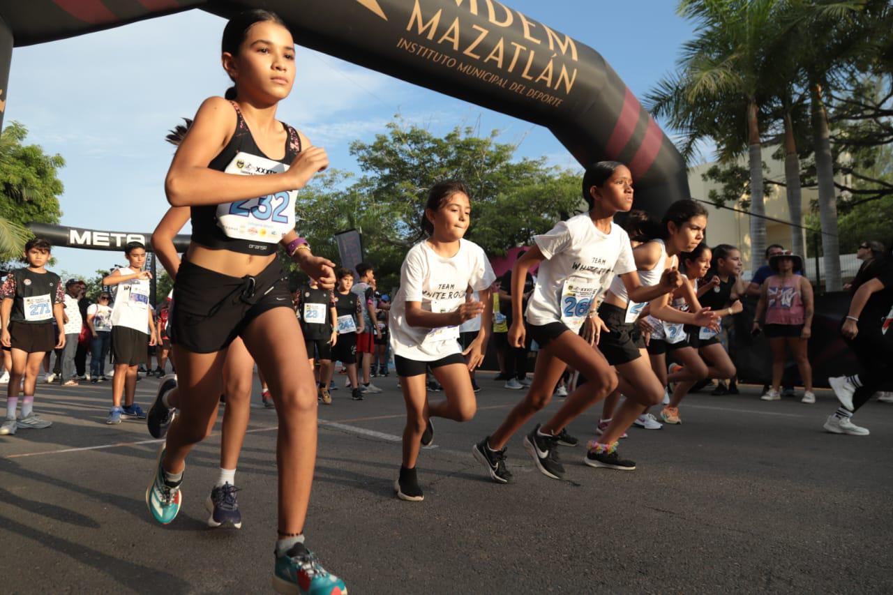 $!Dinastía Labrador hace de las suyas en Carrera del Día del Abogado