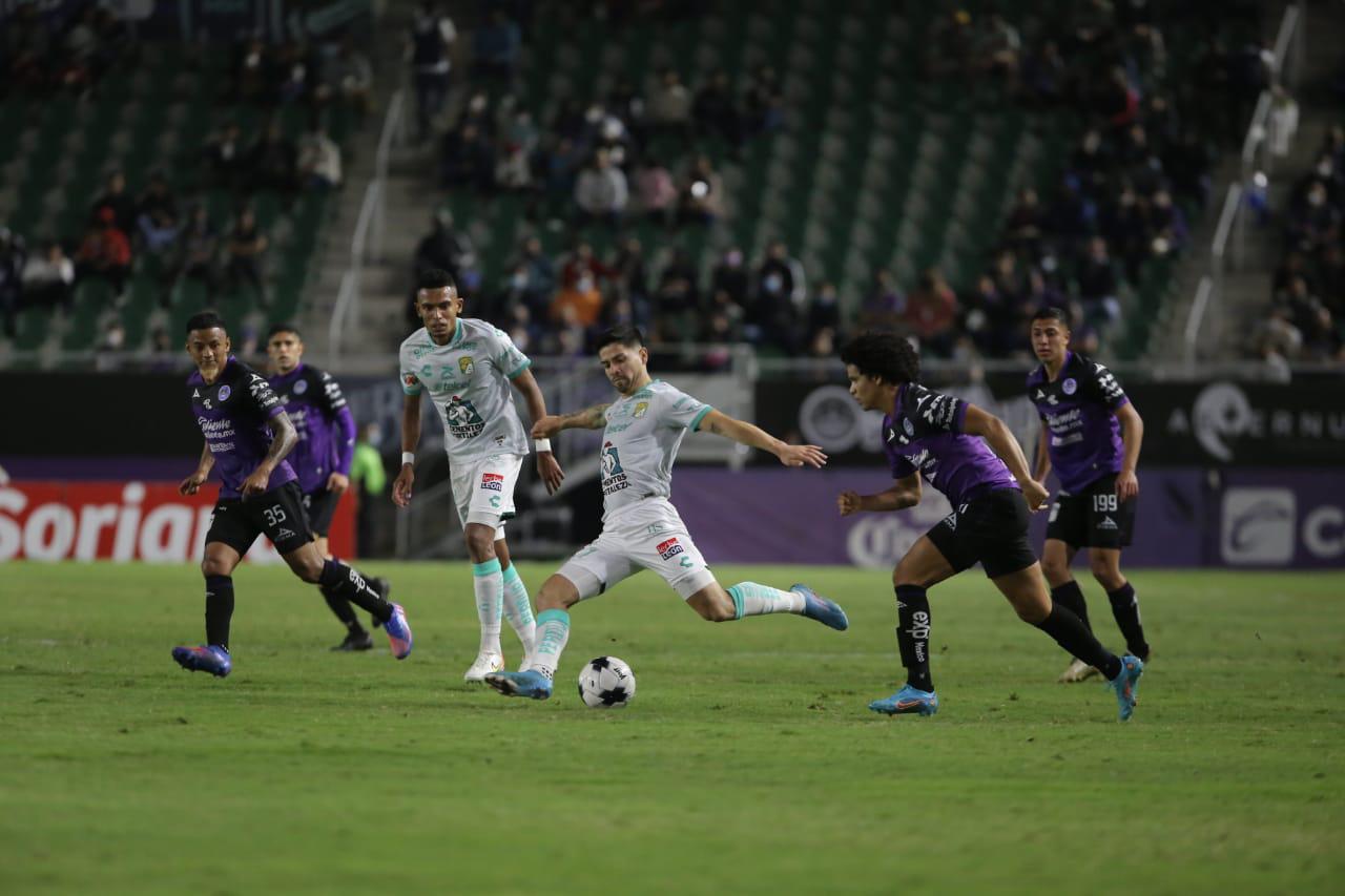$!Desafortunado debut de Caballero ante León y Mazatlán sigue en el sótano