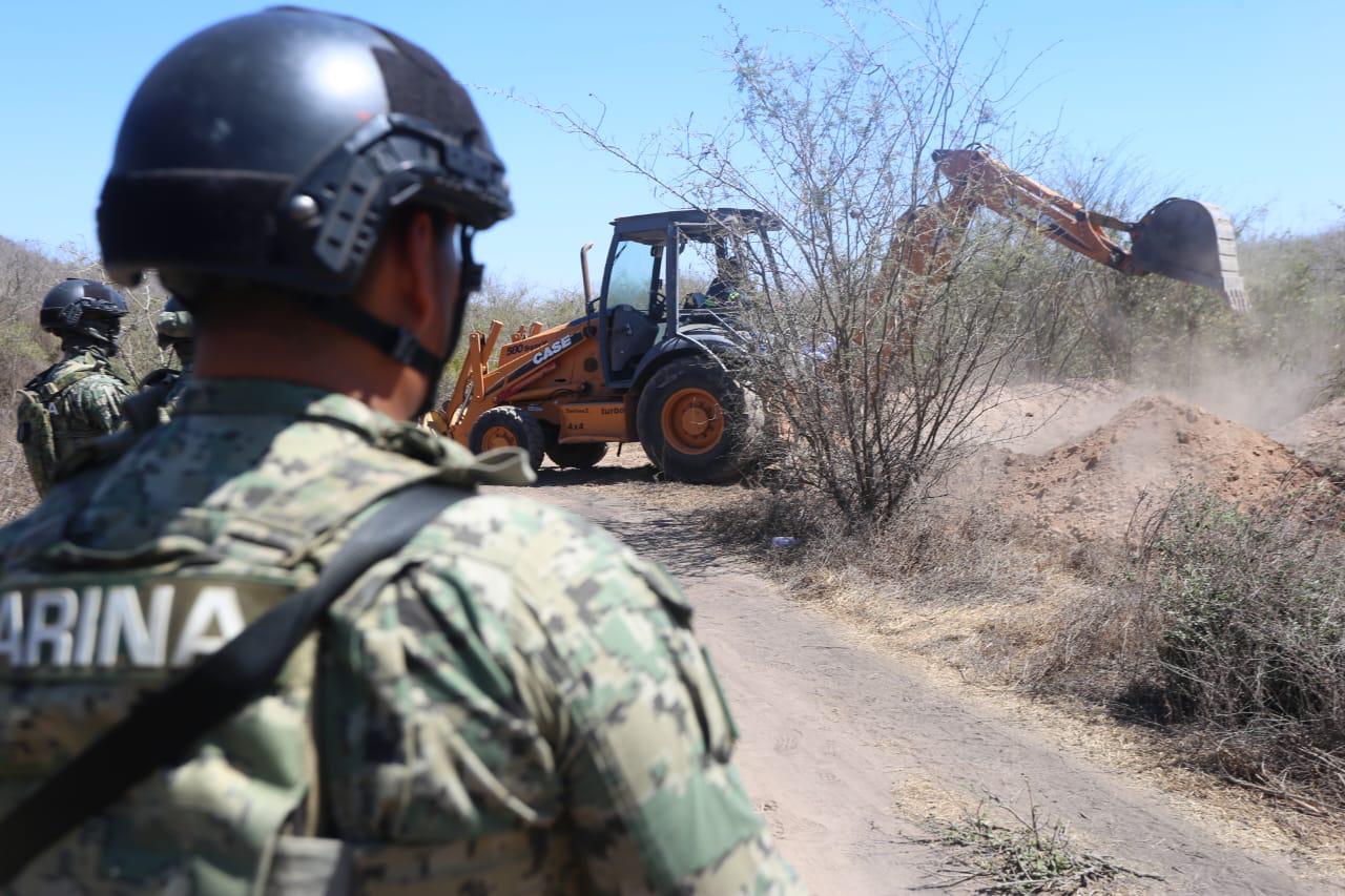 $!Madres salen al campo en Mazatlán a buscar a sus hijos desaparecidos