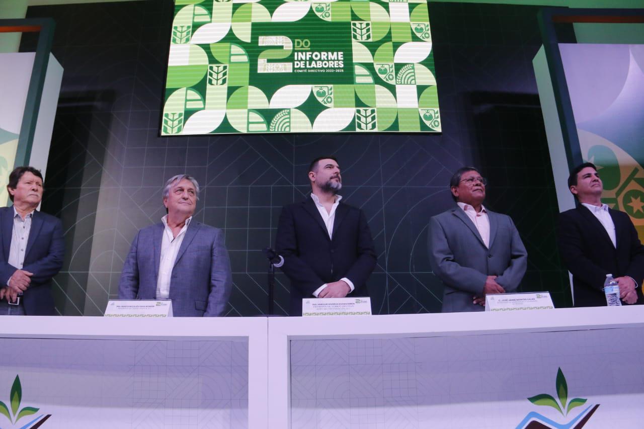$!Presenta Enrique Riveros segundo informe al frente de la AARC