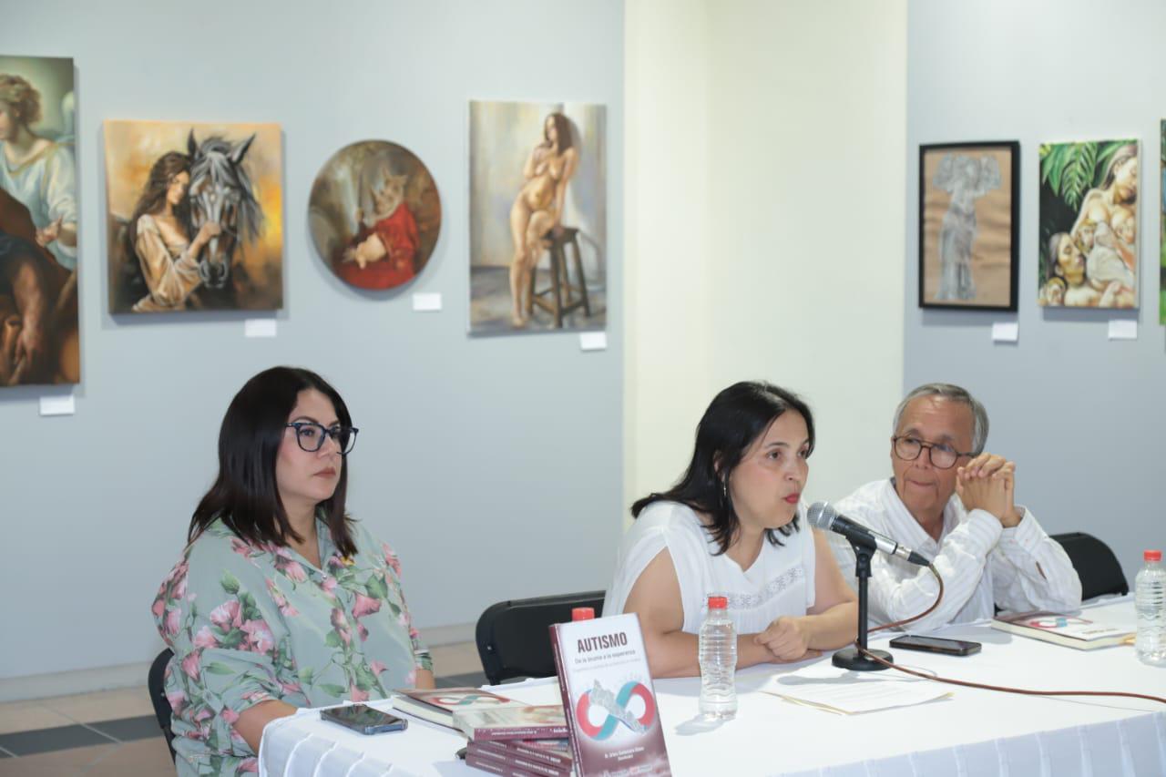 $!Estela María Robledo Conde dijo que el libro es una gran herramienta para los interesados en el tema del autismo.