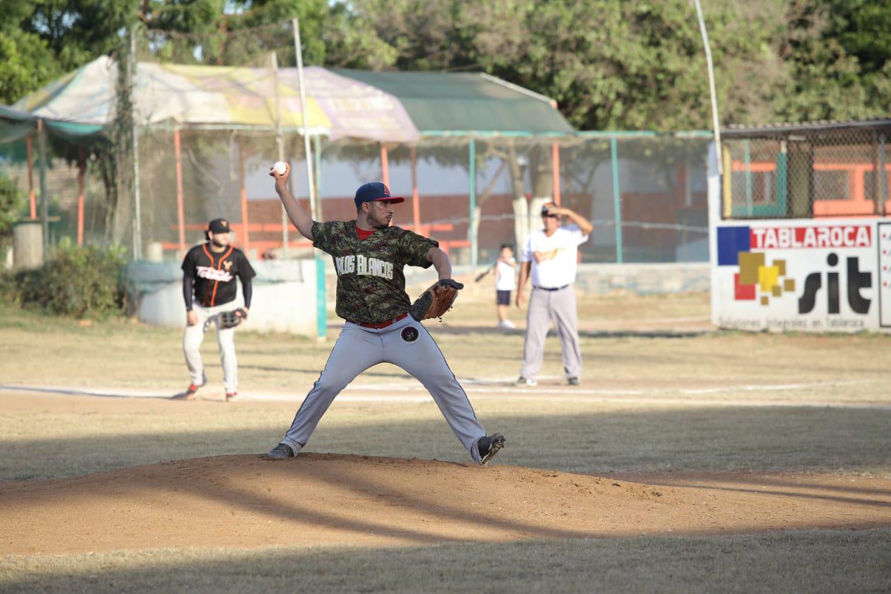 $!Amigos del Maca se corona campeón de la Liga de Meseros al Bat