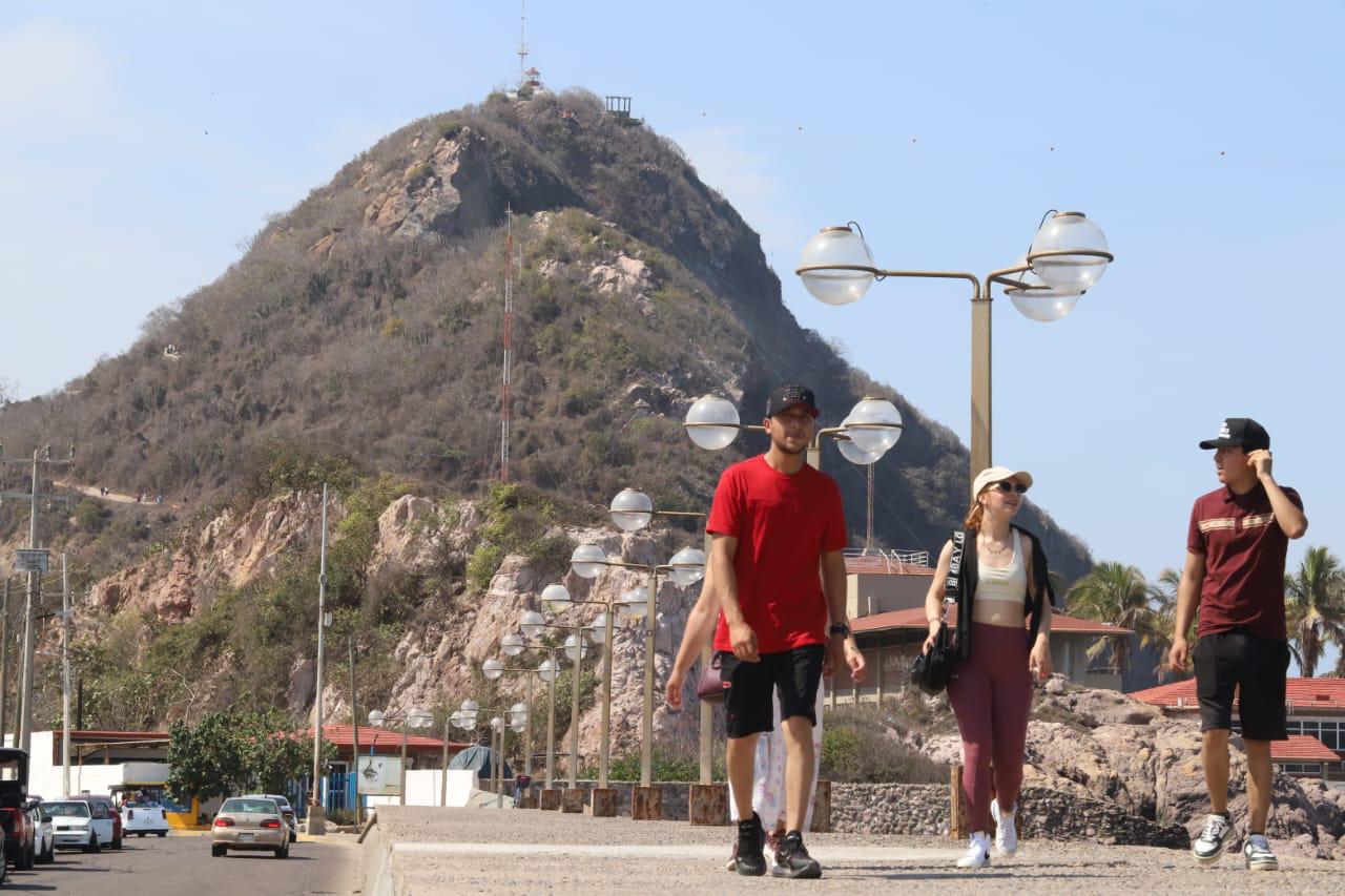 $!Es el turismo regional el que confía en Mazatlán, coinciden turisteros
