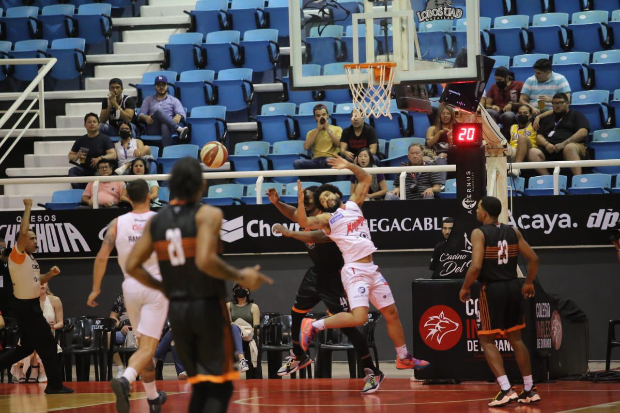 $!Venados Basketball regresa a la senda del triunfo al vencer a Pioneros