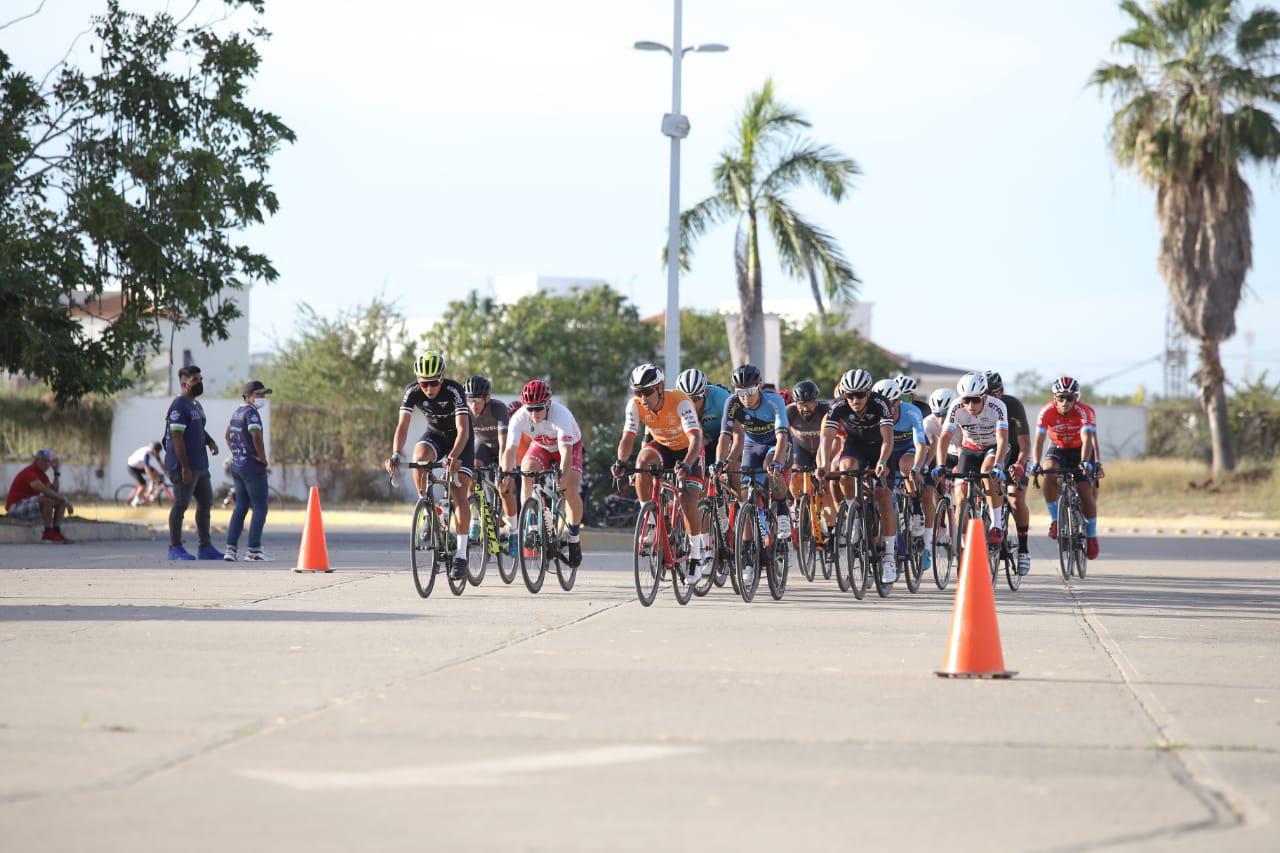$!Gerardo Ulloa y Luz Daniela Gaxiola cumplen los pronósticos en Circuito de Competencia de Velocidad en Mazatlán