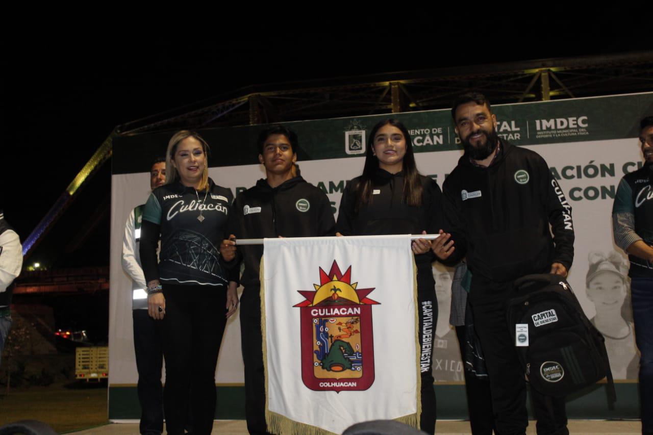 $!Abandera Ayuntamiento a deportistas de Culiacán rumbo a los Estatales de la Conade