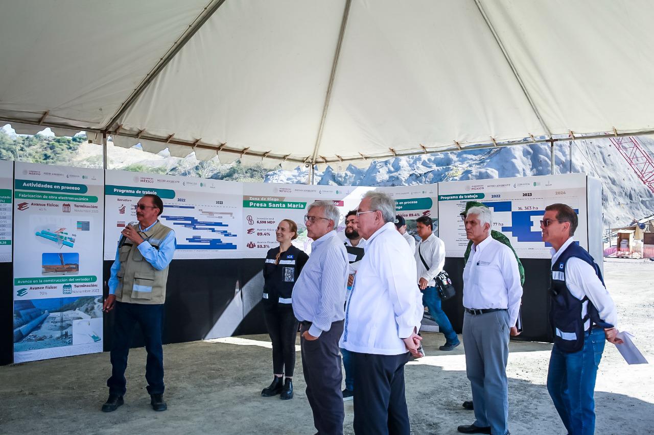 $!López Obrador supervisa los avances en la Presa Santa María