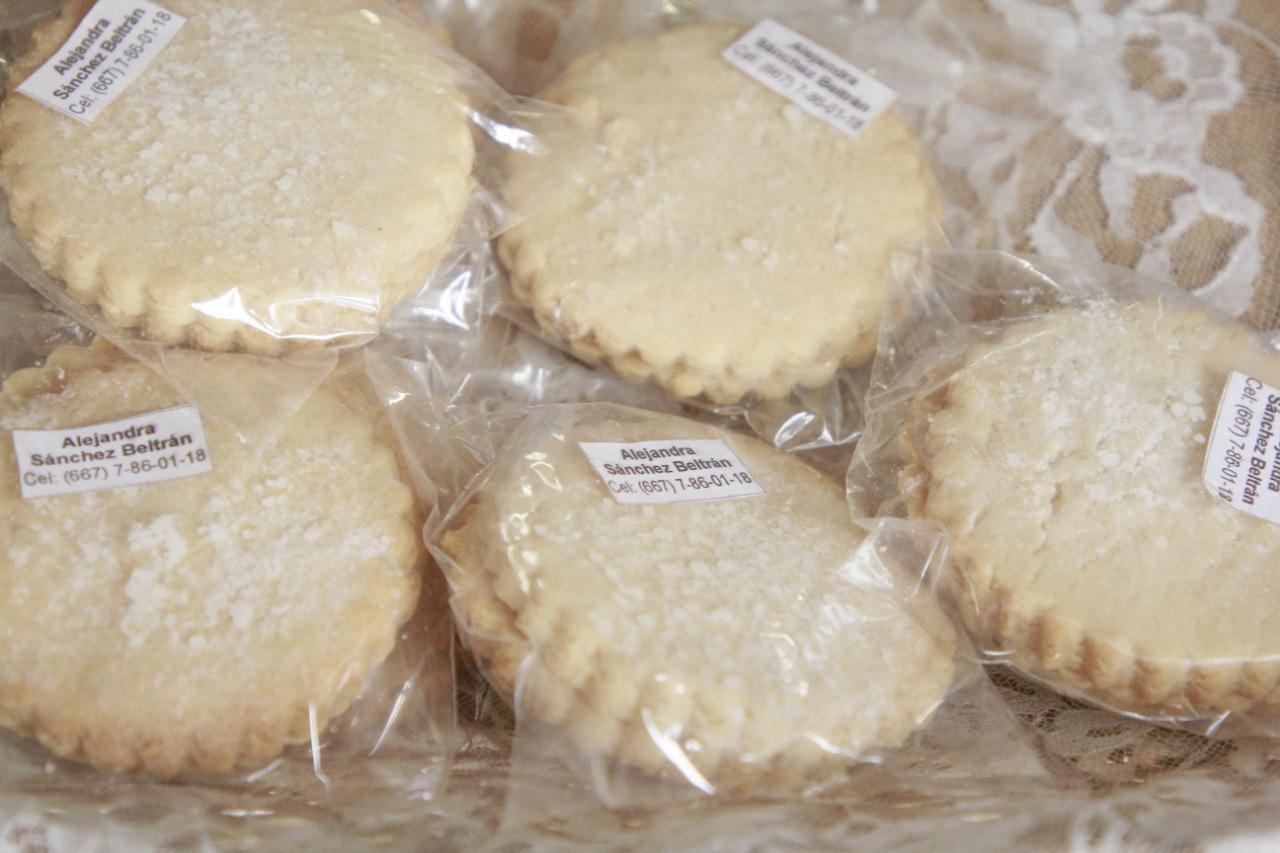 $!Con el sazón de la abuela, Alejandra hace deliciosas conchas rellenas y panes especiales en Culiacán