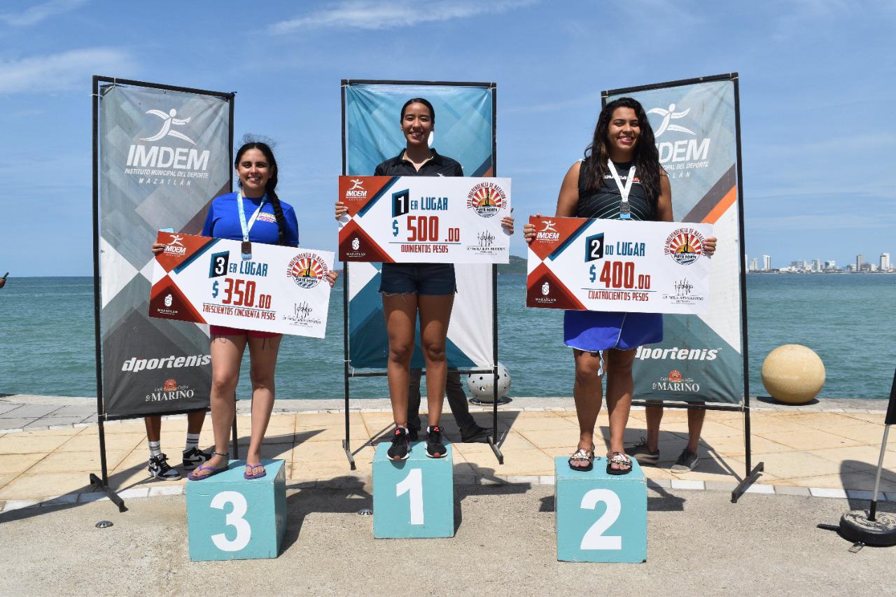 $!Mercado y De La Rocha dominan Maratón Acuático, en Playa Norte