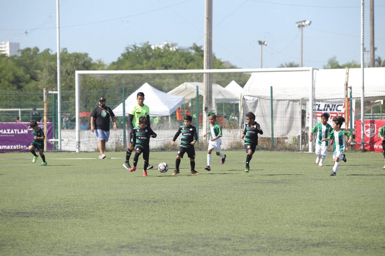 $!Academia Santos se encamina al título de la Copa Mazatlán