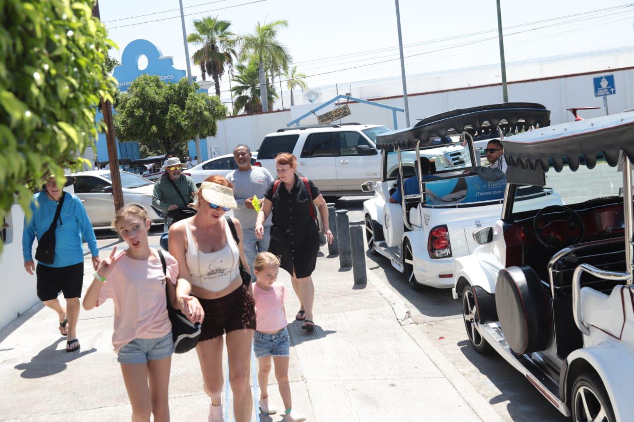$!Llega a Mazatlán el crucero Carnival Panorama