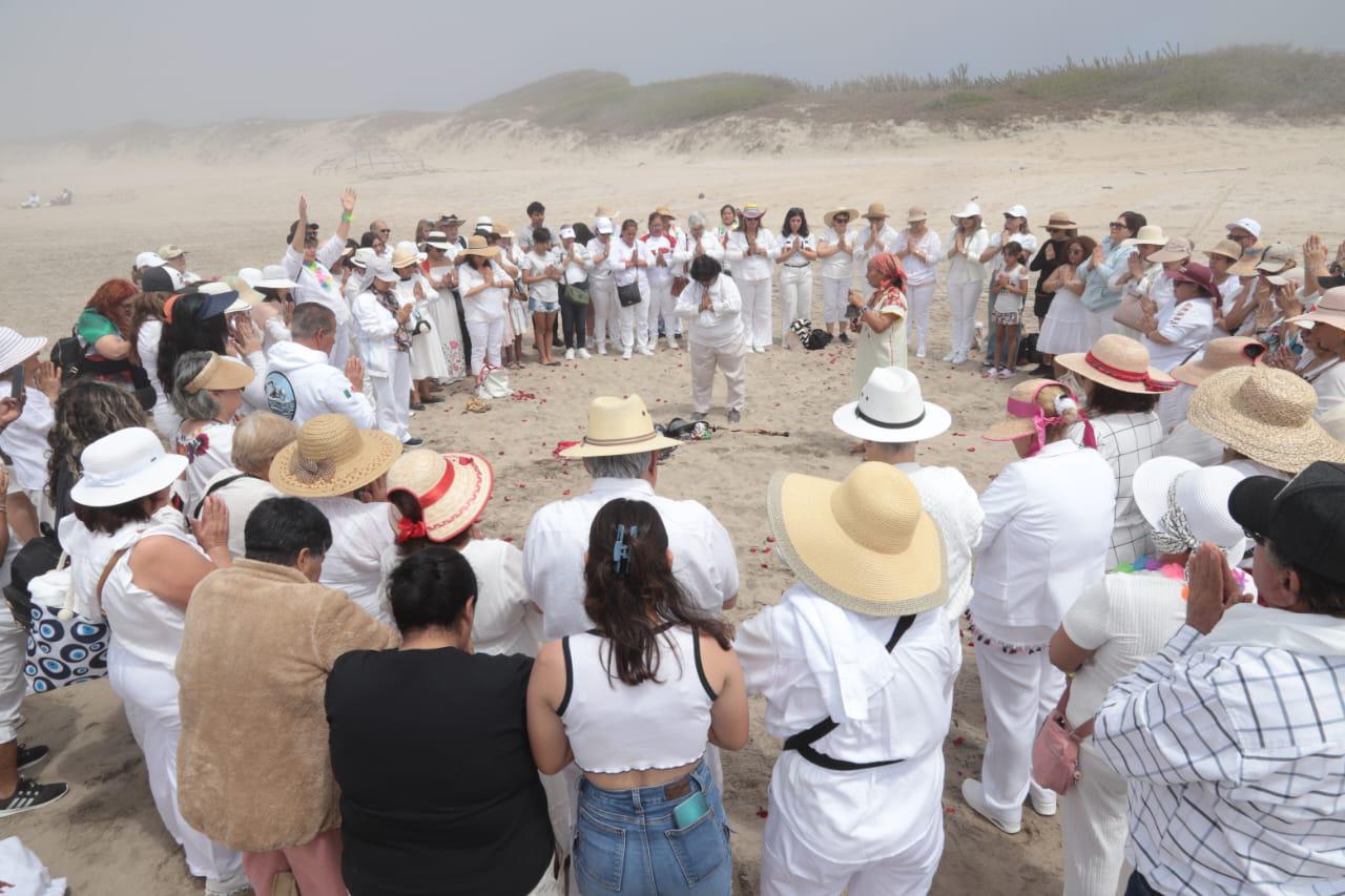$!Ritual del Equinoccio de Primavera atrae a cientos de visitantes a Las Labradas