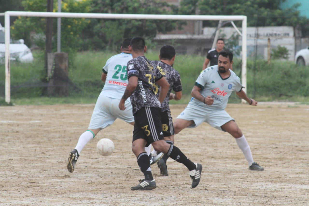$!Halcones regresa al vuelo en el futbol de la Superveteranos