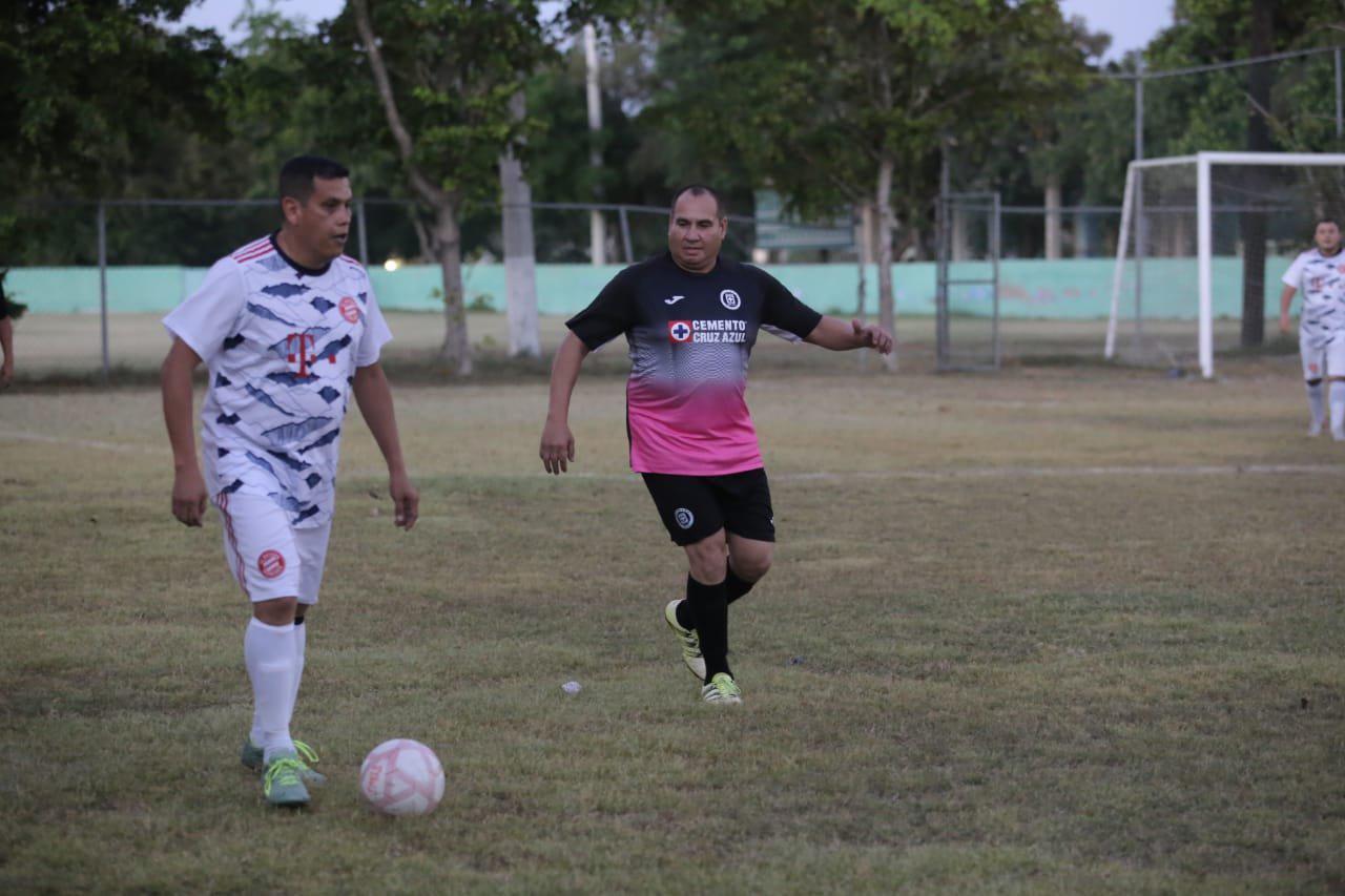 $!IMSS-Umepa pierde la cima ante ORL Guerrero en el Futbol Intermédicos