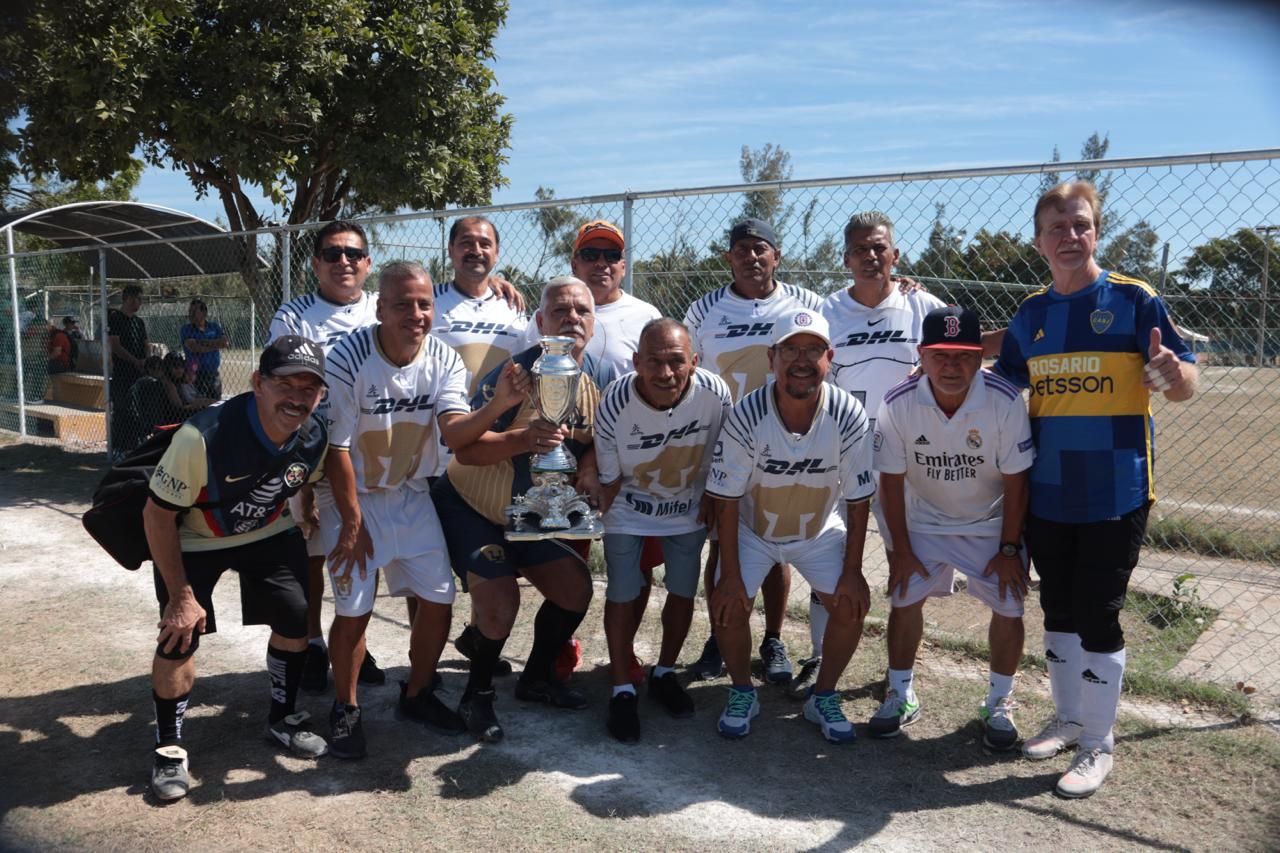 $!Rueda el balón en Veteranos Platino, en Club Muralla