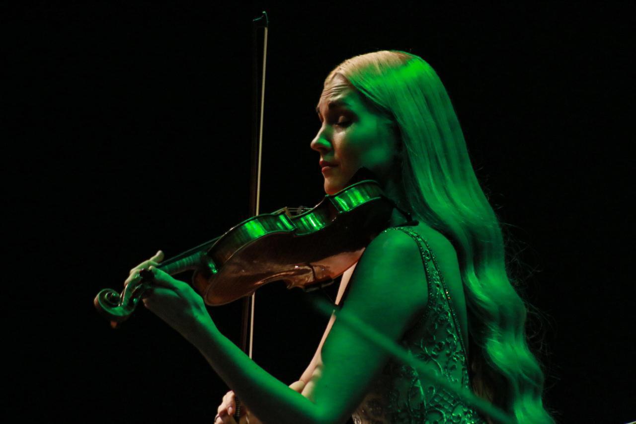 $!La violinista ucraniana compartió música de Vivaldi y Mozart.