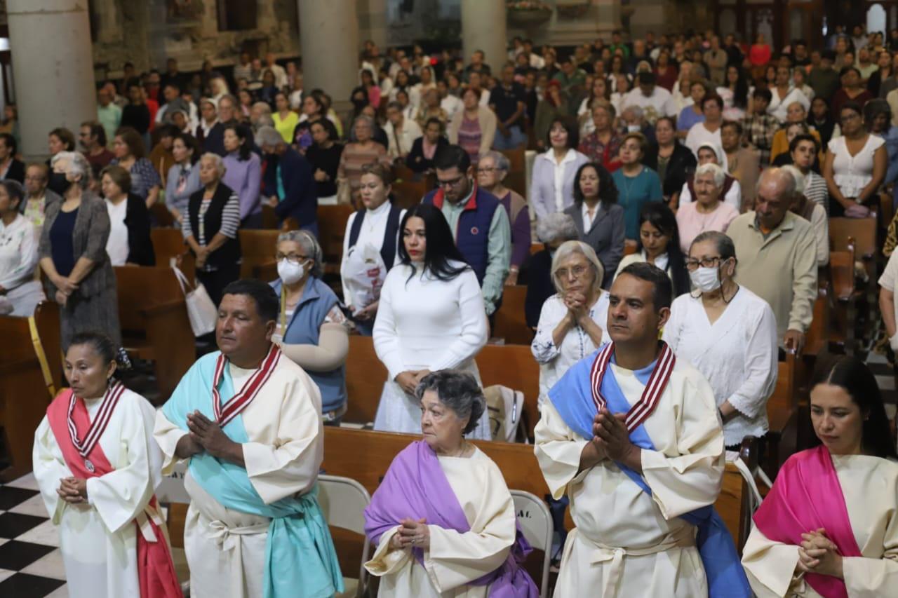 $!Conmemoran la Sagrada Eucaristía en la Cena del Señor y el lavatorio de los pies