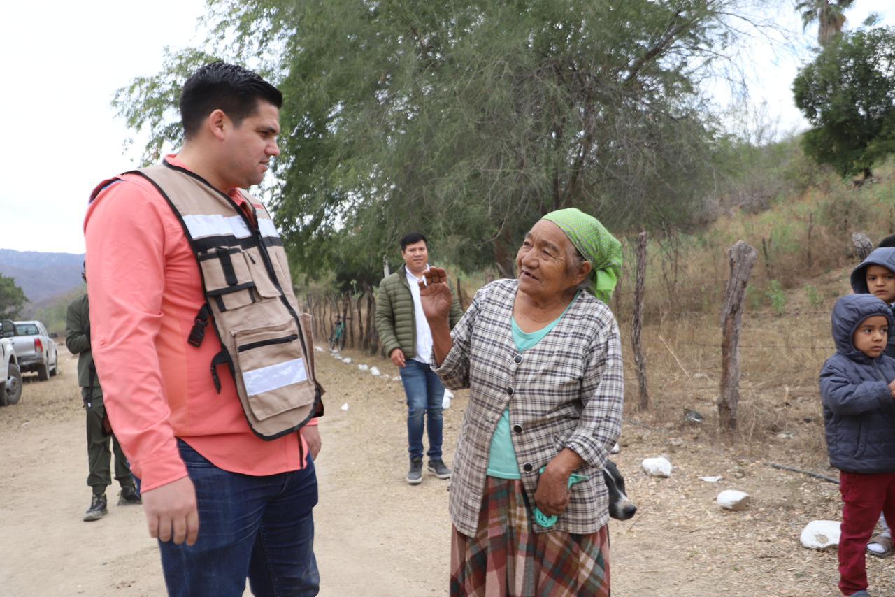 $!Reparte Gobierno de Sinaloa 4 mil 400 apoyos invernales para comunidades serranas de Choix