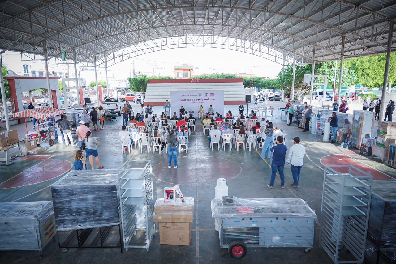 $!Gobierno de Rocha Moya duplicará entrega de equipamiento productivo a microempresarios