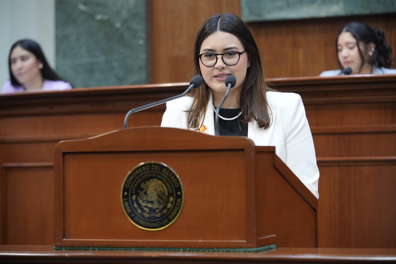 $!Exponen jóvenes sinaloenses propuestas en sesión del Parlamento Juvenil ‘7 de abril’ en el Congreso