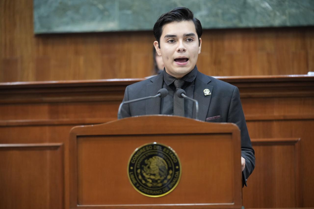 $!Exponen jóvenes sinaloenses propuestas en sesión del Parlamento Juvenil ‘7 de abril’ en el Congreso