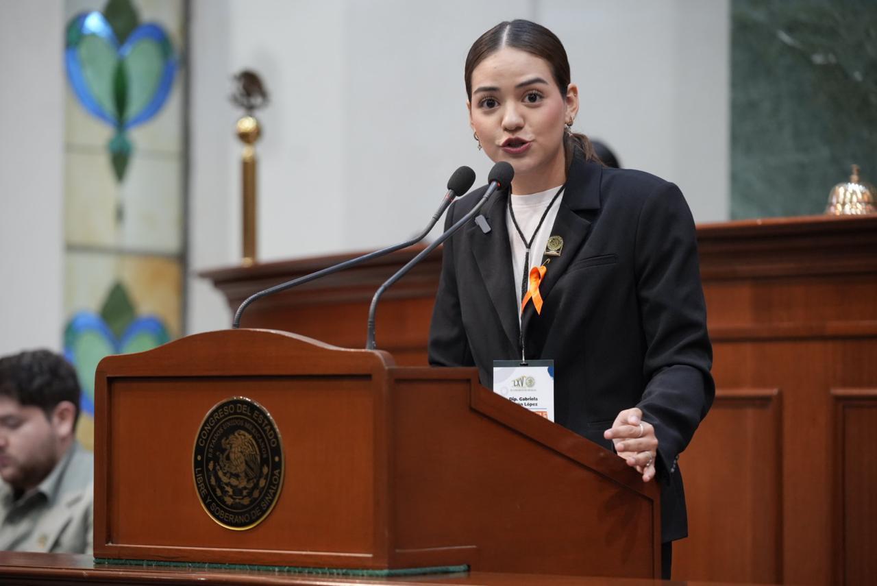 $!Exponen jóvenes sinaloenses propuestas en sesión del Parlamento Juvenil ‘7 de abril’ en el Congreso