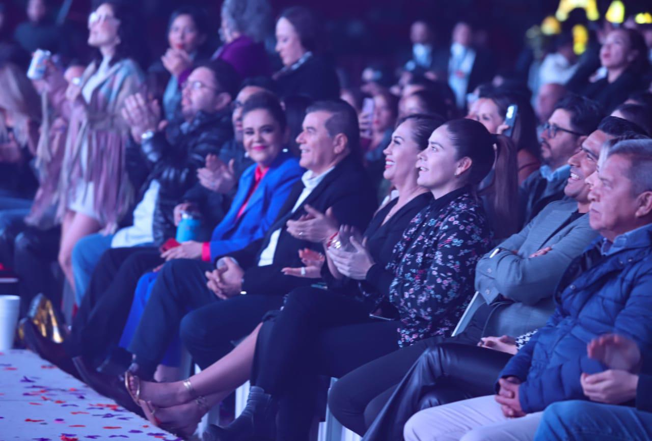 $!Coronan a Víctor II como Rey del Carnaval de Mazatlán 2023