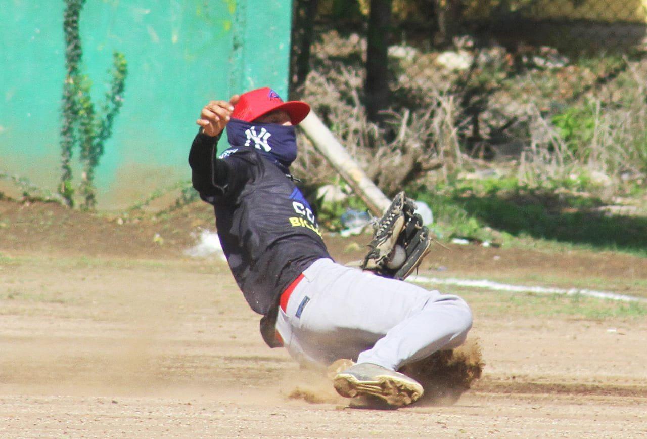 $!Suma COVEC valioso triunfo en la Liga de Beisbol Mercados