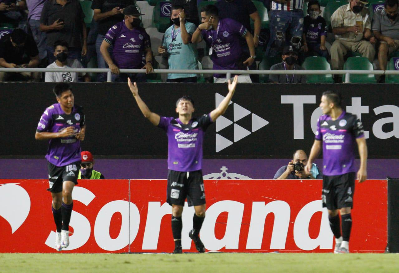 $!Mazatlán FC remonta ante Gallos Blancos y se mantiene en zona de reclasificación