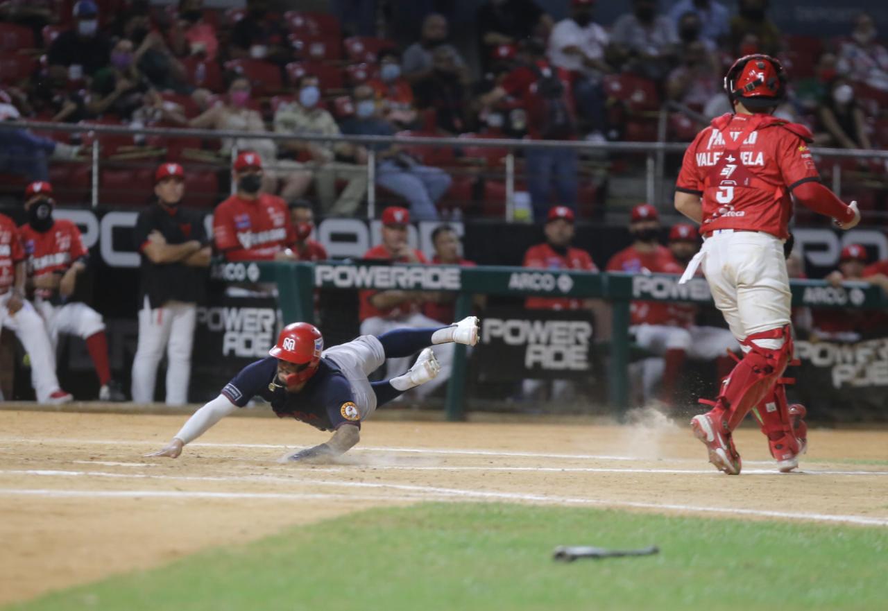 $!Mayos apalea a Venados y se lleva la serie en el puerto