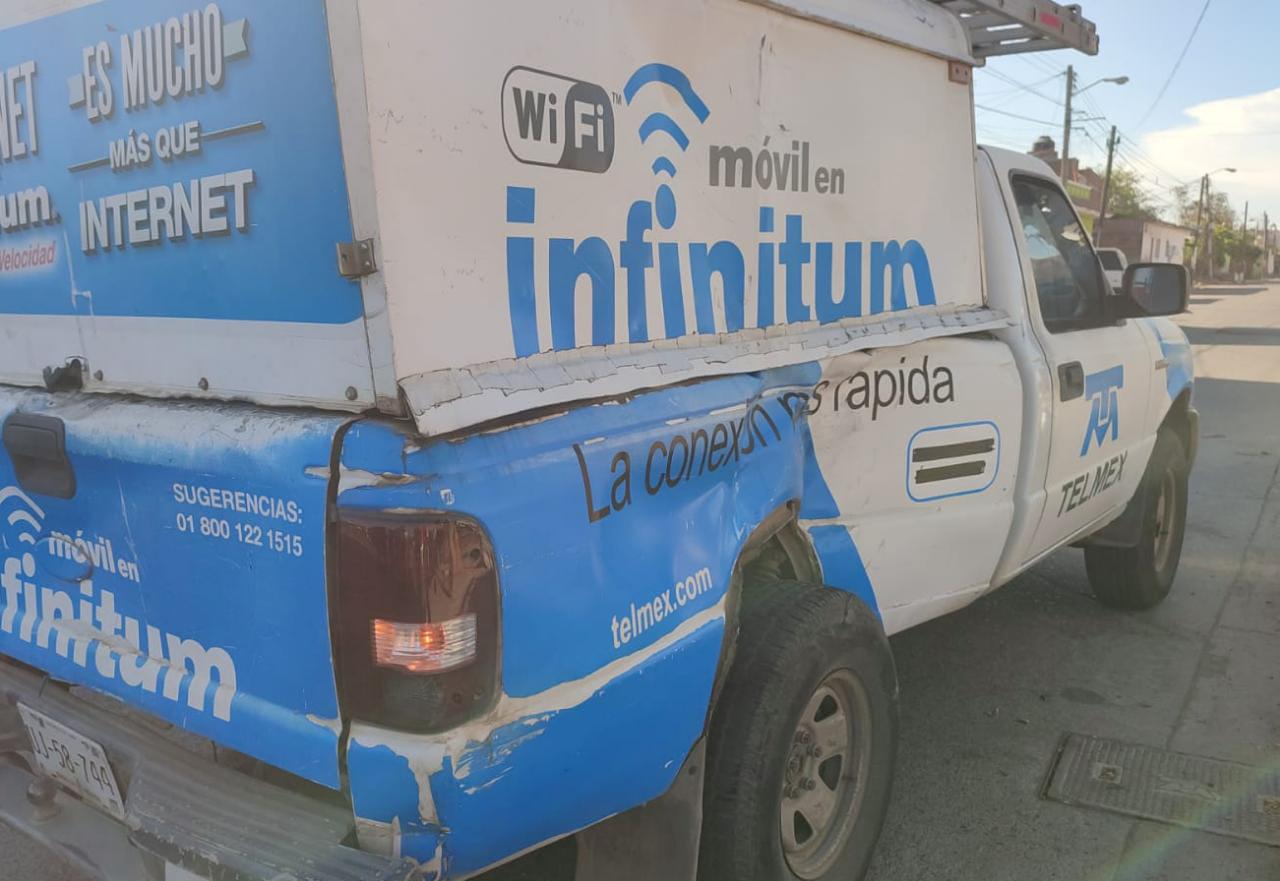$!Motociclista se lesiona tras choque contra camioneta en Mazatlán